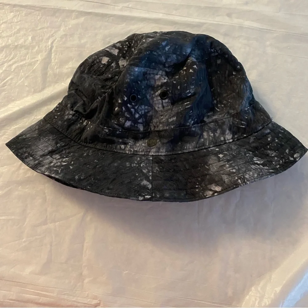 Lululemon On‎ My Level Bucket Hat Ink Vapor Ice Grey Multi